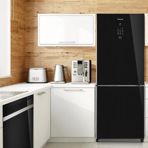 Geladeira Panasonic Black Glass Frost Free Inverse Inverter 425L Preta 127V NR-BB53GV3B